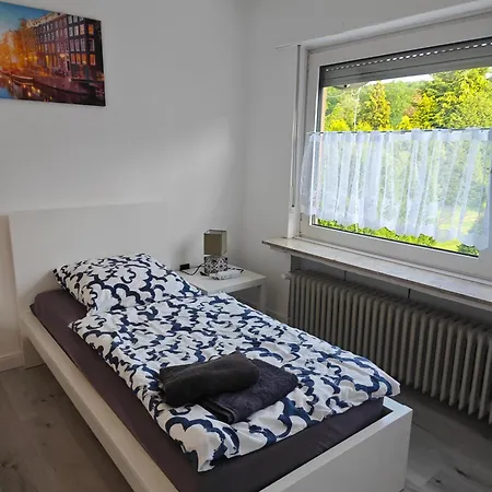شقة Haus 2 Etagen Garten 1 Badezimmer,1 Gaeste Wc 200 Qm 5 Betten Gehoben Mit Garten