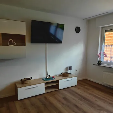 شقة Haus 2 Etagen Garten 1 Badezimmer,1 Gaeste Wc 200 Qm 5 Betten Gehoben Mit Garten *