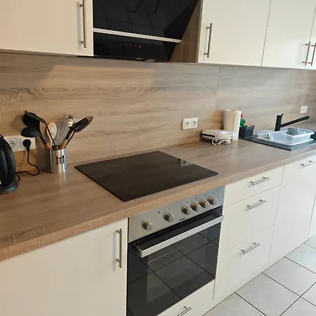 Haus 2 Etagen Garten 1 Badezimmer,1 Gaeste Wc 200 Qm 5 Betten Gehoben Mit Garten