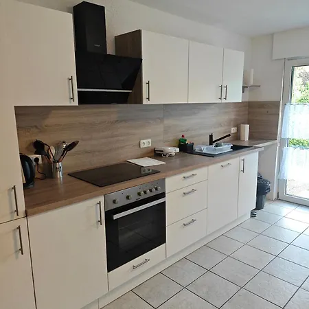 شقة Haus 2 Etagen Garten 1 Badezimmer,1 Gaeste Wc 200 Qm 5 Betten Gehoben Mit Garten