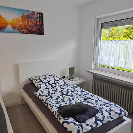 شقة Haus 2 Etagen Garten 1 Badezimmer,1 Gaeste Wc 200 Qm 5 Betten Gehoben Mit Garten كرويتستال