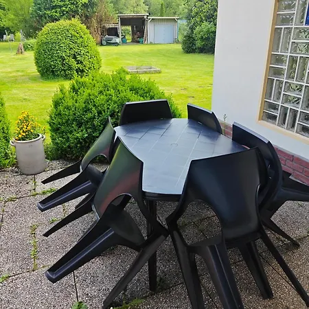 شقة Haus 2 Etagen Garten 1 Badezimmer,1 Gaeste Wc 200 Qm 5 Betten Gehoben Mit Garten *