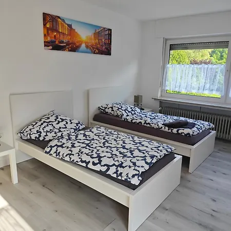 Haus 2 Etagen Garten 1 Badezimmer,1 Gaeste Wc 200 Qm 5 Betten Gehoben Mit Garten