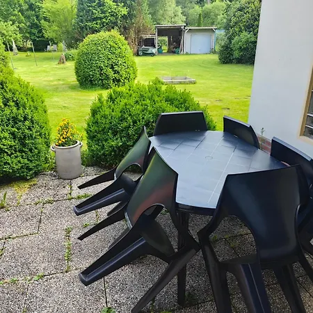 شقة Haus 2 Etagen Garten 1 Badezimmer,1 Gaeste Wc 200 Qm 5 Betten Gehoben Mit Garten *