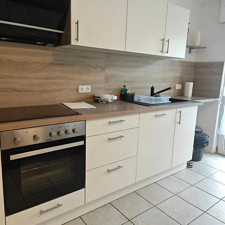 شقة Haus 2 Etagen Garten 1 Badezimmer,1 Gaeste Wc 200 Qm 5 Betten Gehoben Mit Garten