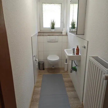 شقة Haus 2 Etagen Garten 1 Badezimmer,1 Gaeste Wc 200 Qm 5 Betten Gehoben Mit Garten كرويتستال