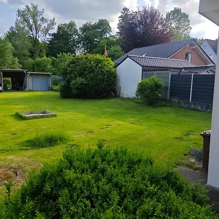 Haus 2 Etagen Garten 1 Badezimmer,1 Gaeste Wc 200 Qm 5 Betten Gehoben Mit Garten كرويتستال