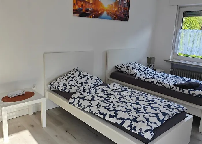 Haus 2 Etagen Garten 1 Badezimmer,1 Gaeste Wc 200 Qm 5 Betten Gehoben Mit Garten Appartamento Kreuztal