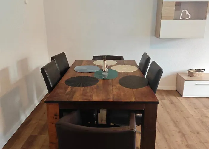 Haus 2 Etagen Garten 1 Badezimmer,1 Gaeste Wc 200 Qm 5 Betten Gehoben Mit Garten Appartamento