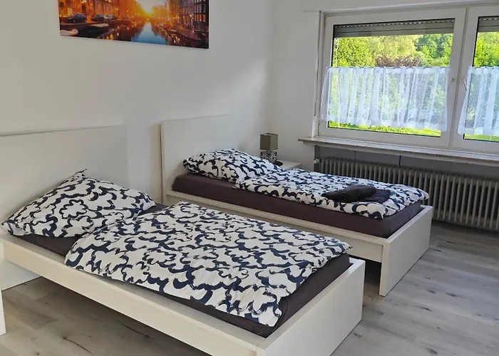 Haus 2 Etagen Garten 1 Badezimmer,1 Gaeste Wc 200 Qm 5 Betten Gehoben Mit Garten