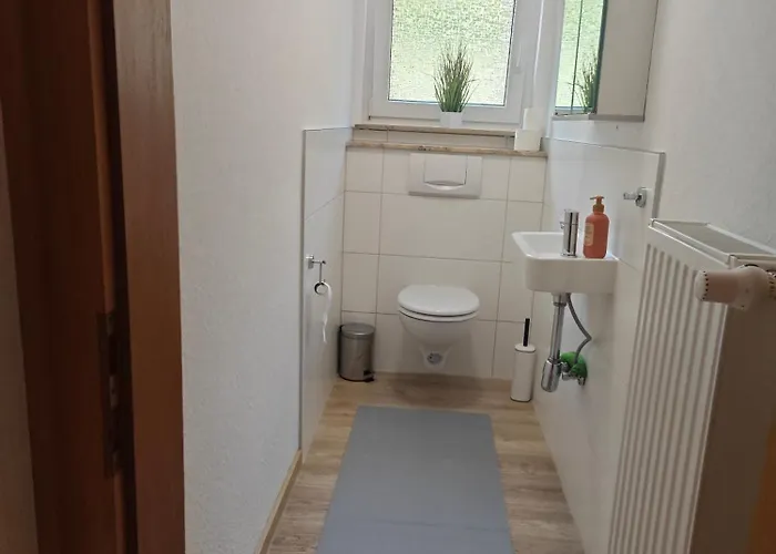 Haus 2 Etagen Garten 1 Badezimmer,1 Gaeste Wc 200 Qm 5 Betten Gehoben Mit Garten *