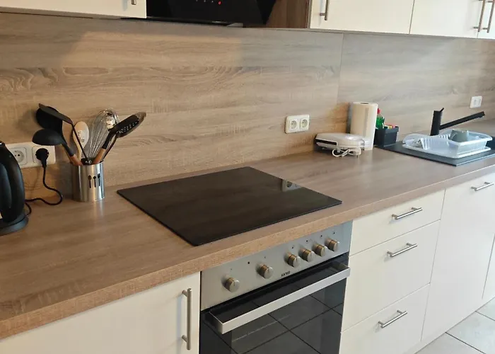 Haus 2 Etagen Garten 1 Badezimmer,1 Gaeste Wc 200 Qm 5 Betten Gehoben Mit Garten