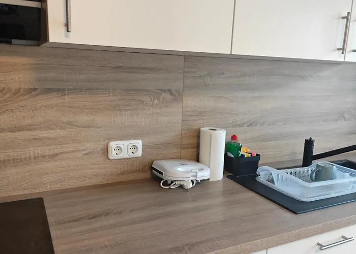 Haus 2 Etagen Garten 1 Badezimmer,1 Gaeste Wc 200 Qm 5 Betten Gehoben Mit Garten * Kreuztal