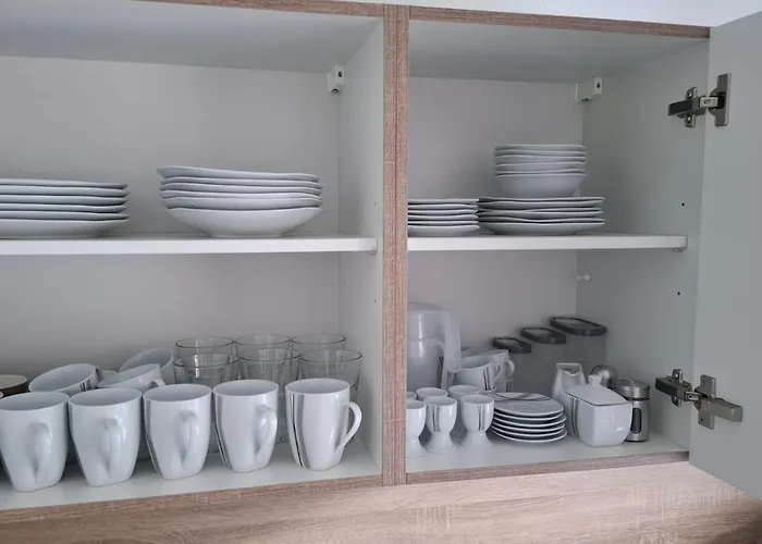 Haus 2 Etagen Garten 1 Badezimmer,1 Gaeste Wc 200 Qm 5 Betten Gehoben Mit Garten Appartamento