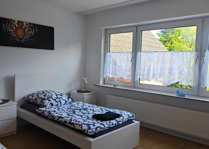 Haus 2 Etagen Garten 1 Badezimmer,1 Gaeste Wc 200 Qm 5 Betten Gehoben Mit Garten Appartamento Kreuztal