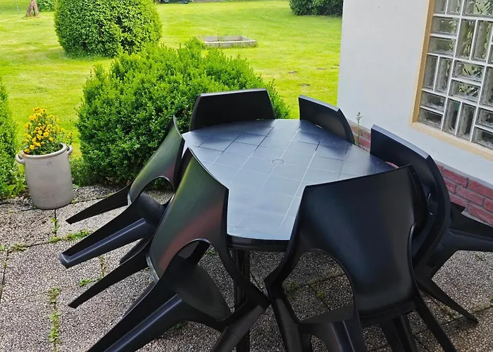 Appartamento Haus 2 Etagen Garten 1 Badezimmer,1 Gaeste Wc 200 Qm 5 Betten Gehoben Mit Garten *