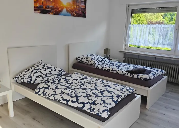 Haus 2 Etagen Garten 1 Badezimmer,1 Gaeste Wc 200 Qm 5 Betten Gehoben Mit Garten