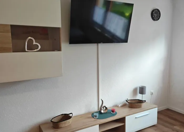 Haus 2 Etagen Garten 1 Badezimmer,1 Gaeste Wc 200 Qm 5 Betten Gehoben Mit Garten Appartamento