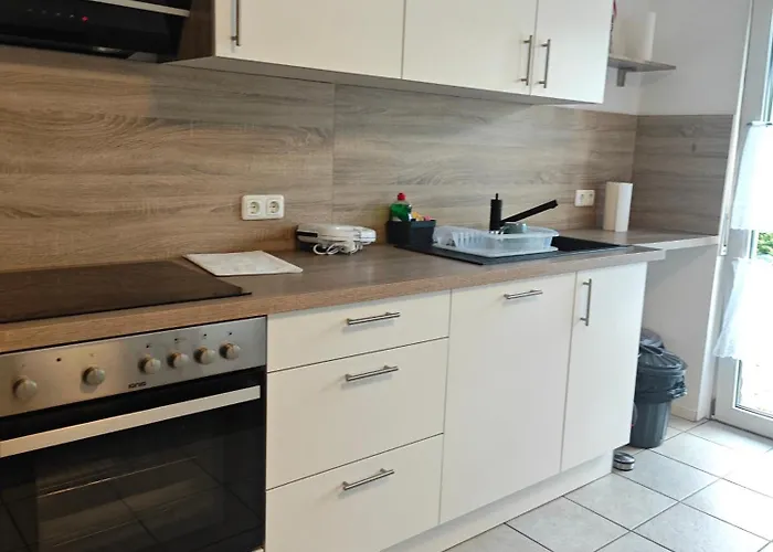 Haus 2 Etagen Garten 1 Badezimmer,1 Gaeste Wc 200 Qm 5 Betten Gehoben Mit Garten Appartamento Kreuztal